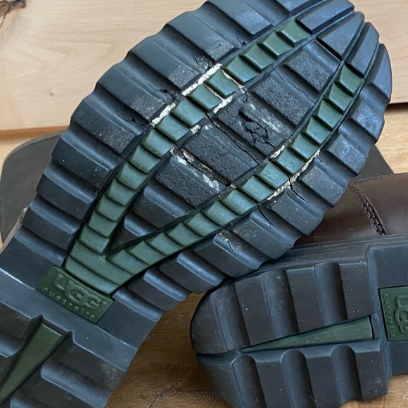 *FLAW* UGG BROOKS (BROWN) LEATHER SHEARLING TALL BOOTS (8) **PRICE FIRM** - Picture 9 of 12